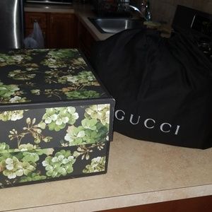 Gucci bloom bag and I might throw In the belt